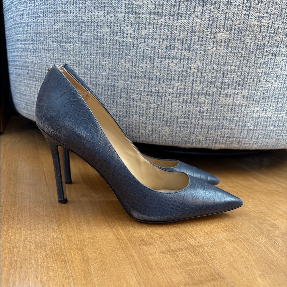 Elegant Blue Crocodile Pattern Heels